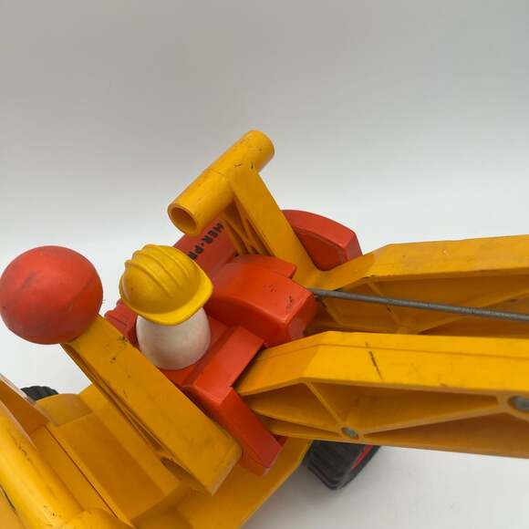 Vintage 1970s Fisher-Price Husky Helpers Shovel Digger #301 w Construction Figur - Picture 2 of 13